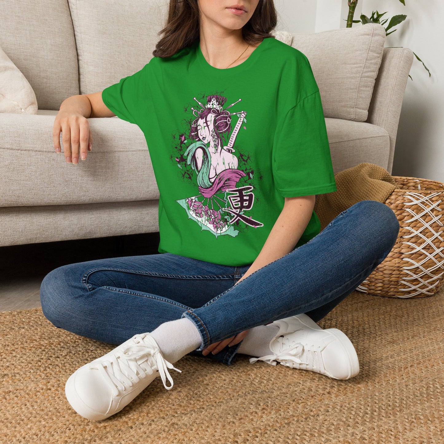 Geisha Anime Art T‑Shirt — Retro Floral Japanese Illustration