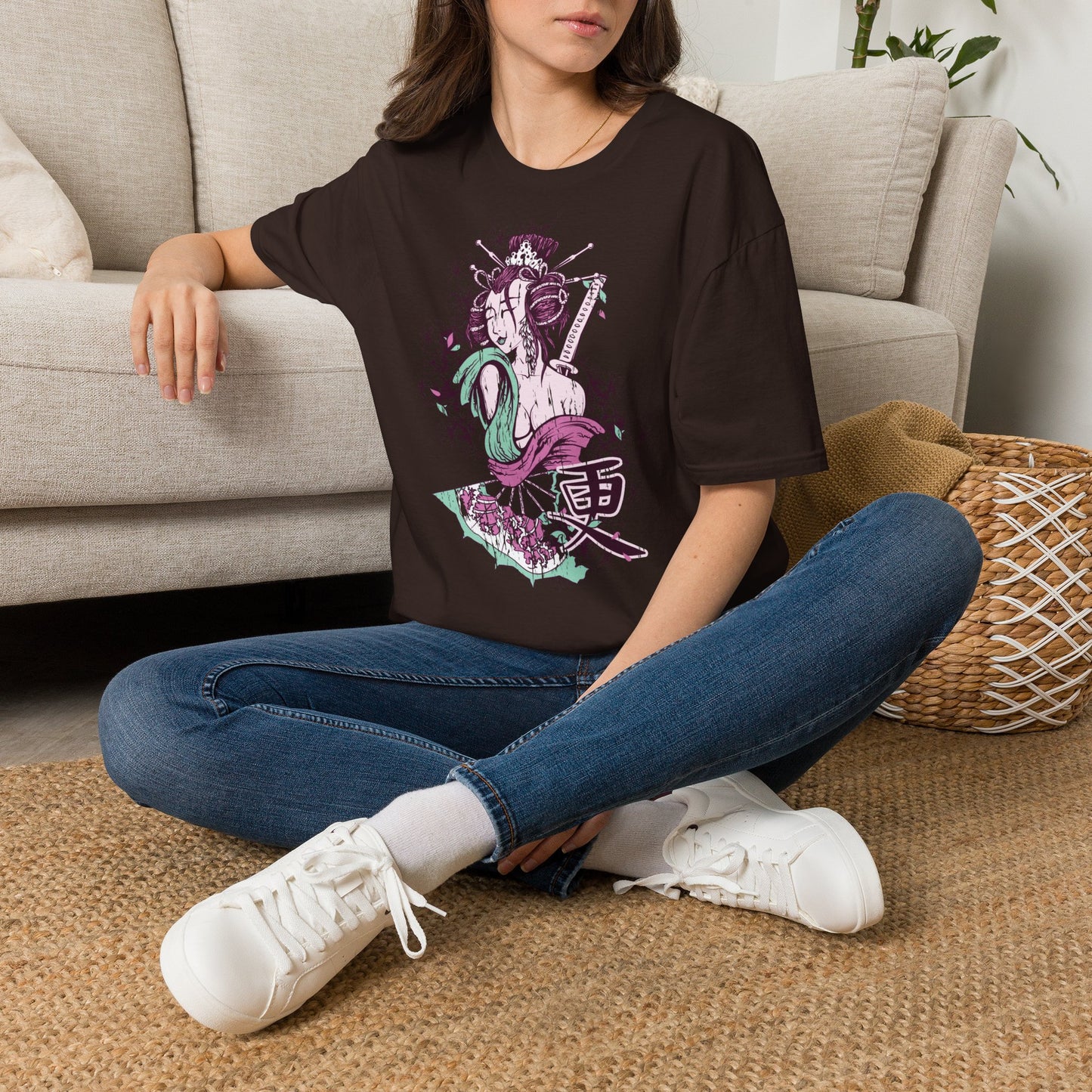 Geisha Anime Art T‑Shirt — Retro Floral Japanese Illustration