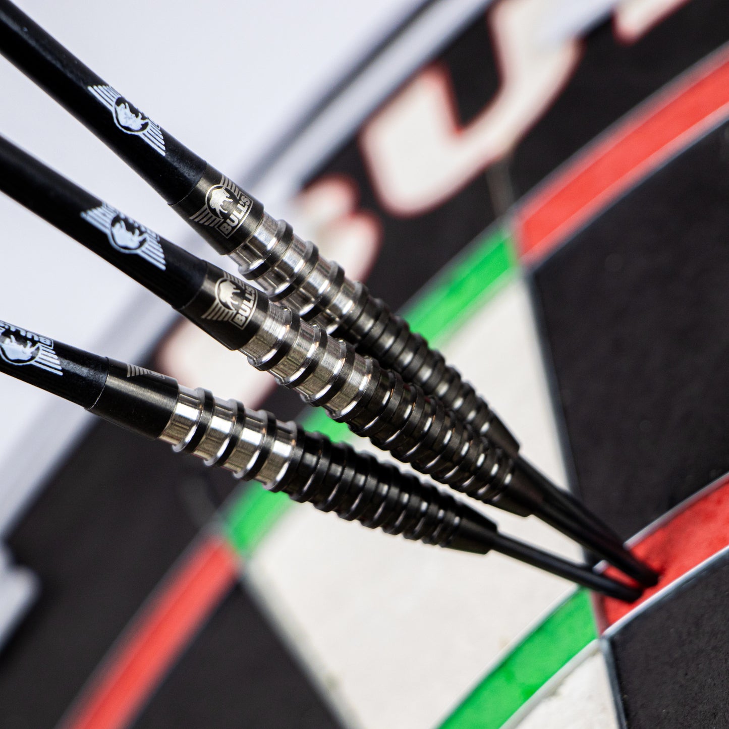 Bull's Lightning Black Steeldarts